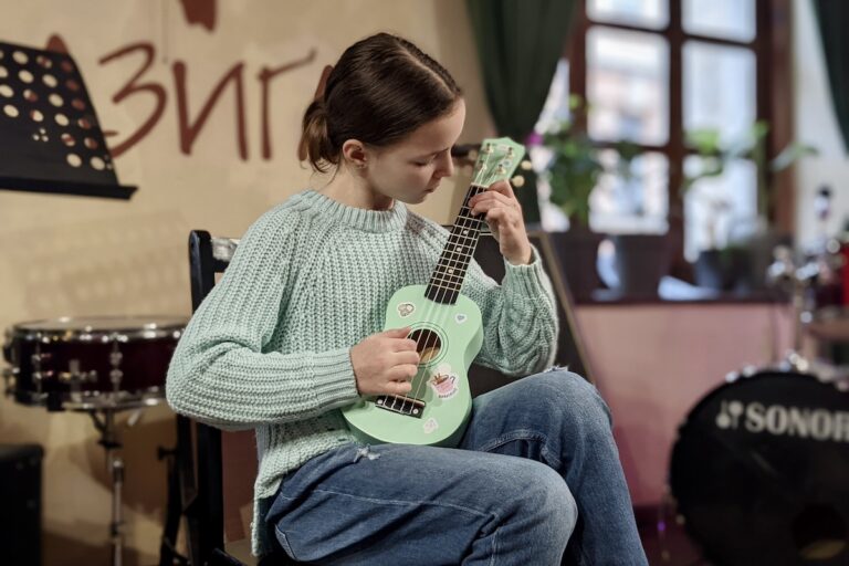 Індивідуальні заняття з гітари/укулеле